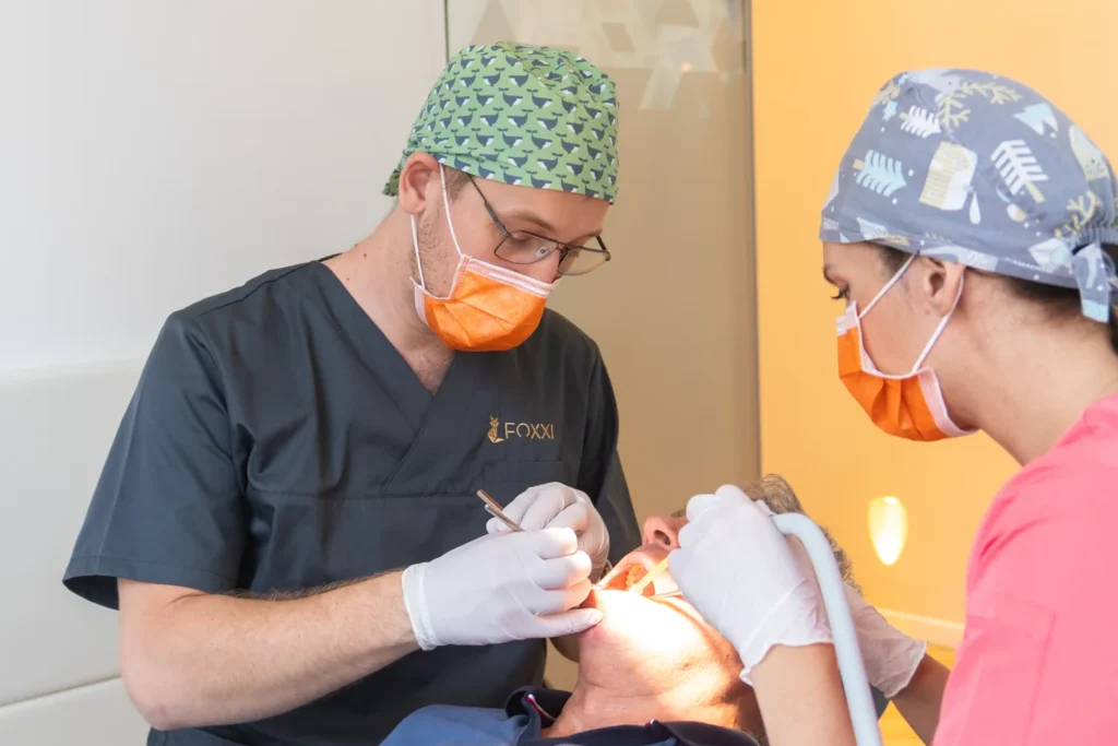Parodontológiai treatment Foxxi dentistryon